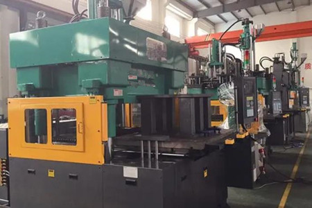 伺服節(jié)能精密注塑機多少錢一臺？至少3萬元以上！