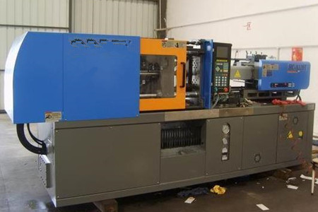 果筐注塑機廠家如何選擇比較好？需重視這些因素！