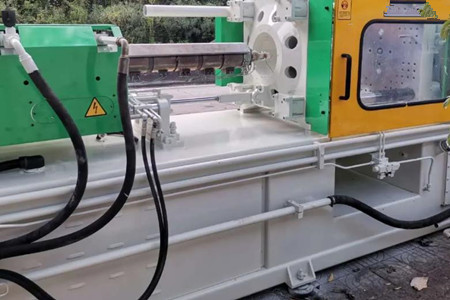 大型二板注塑機導(dǎo)軌腐蝕了如何修復(fù)？